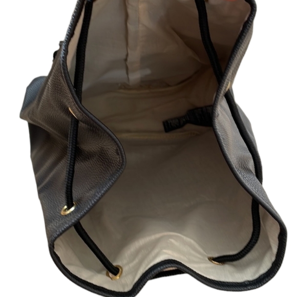 💕Intimissimi Faux Leather Backpack💕 - Picture 5 of 9